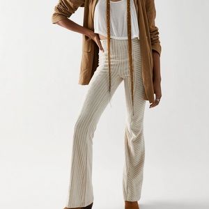 FREE PEOPLE - Slim High Rise Pull-On Velvet Flare Pant